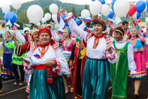 В Горно-Алтайске отметили День России 