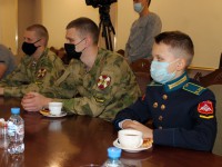В Горно-Алтайске состоялась встреча школьников с курсантами Новосибирского военного института и молодыми офицерами Росгвардии